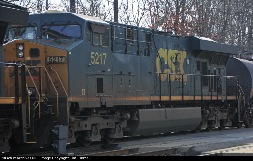 CSX 5217 2nd on Q404